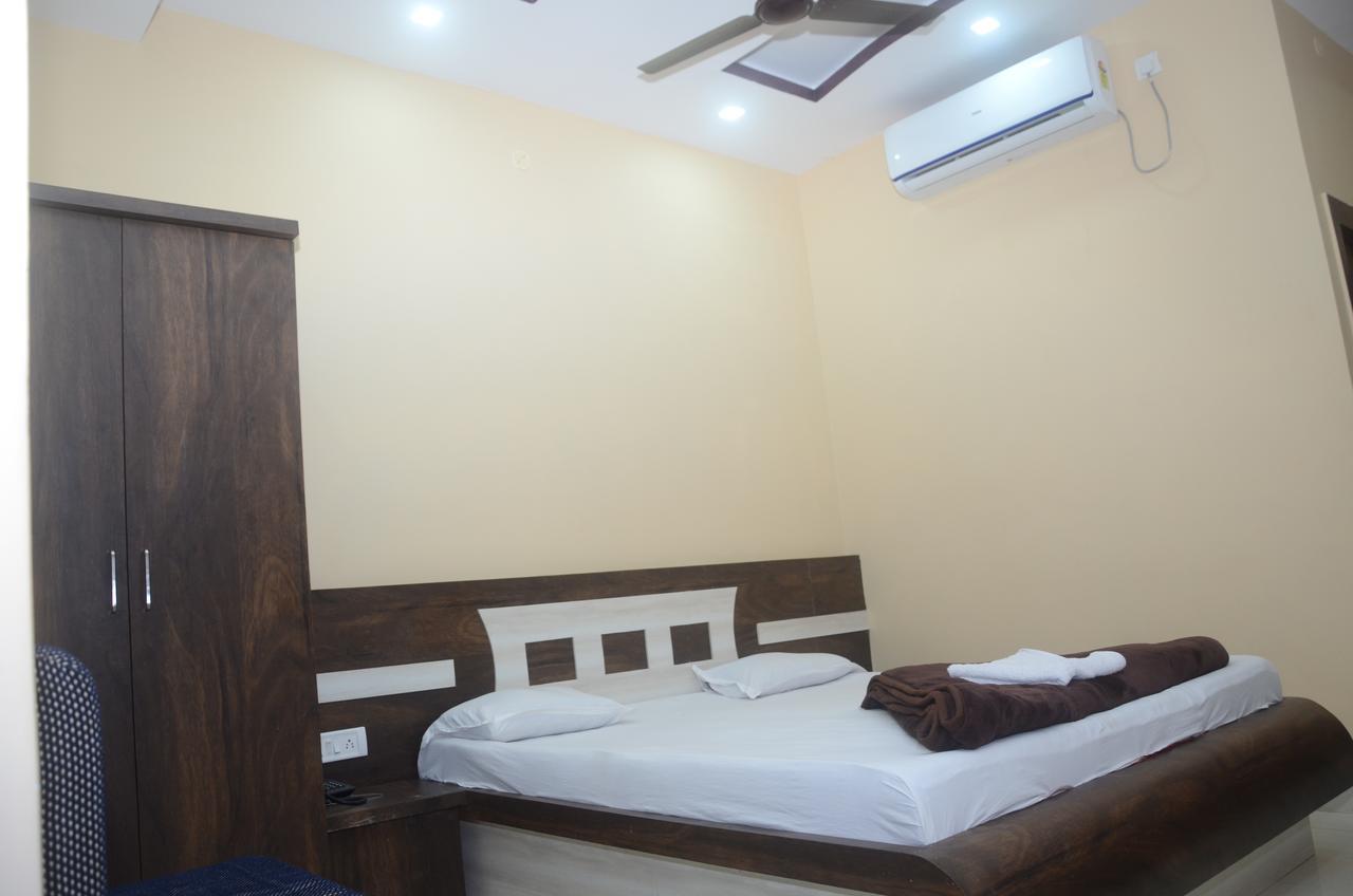 Hotel Sharda Inn Deoghar Buitenkant foto